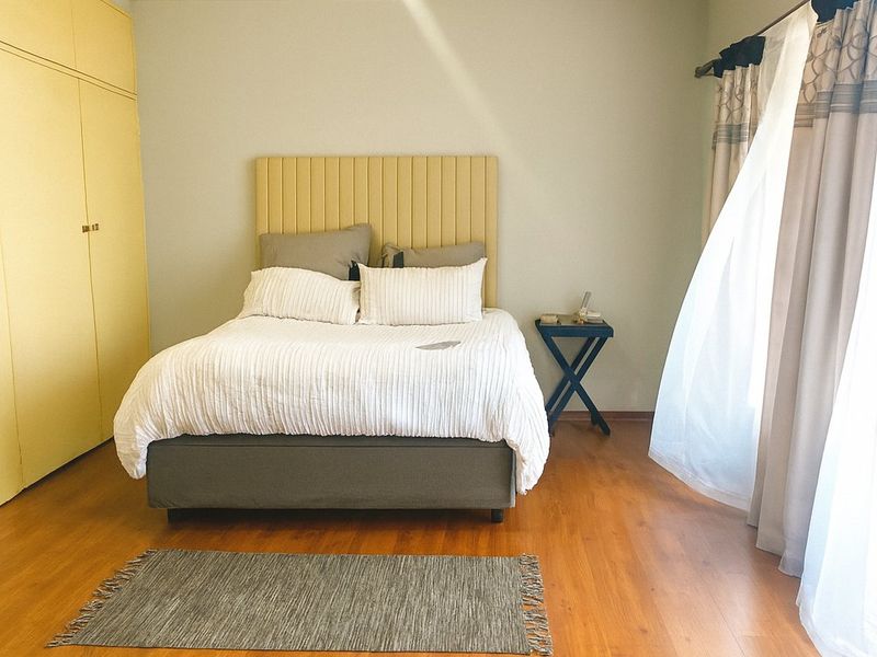 Chic Townhouse in Birchleigh North - Photo 6
