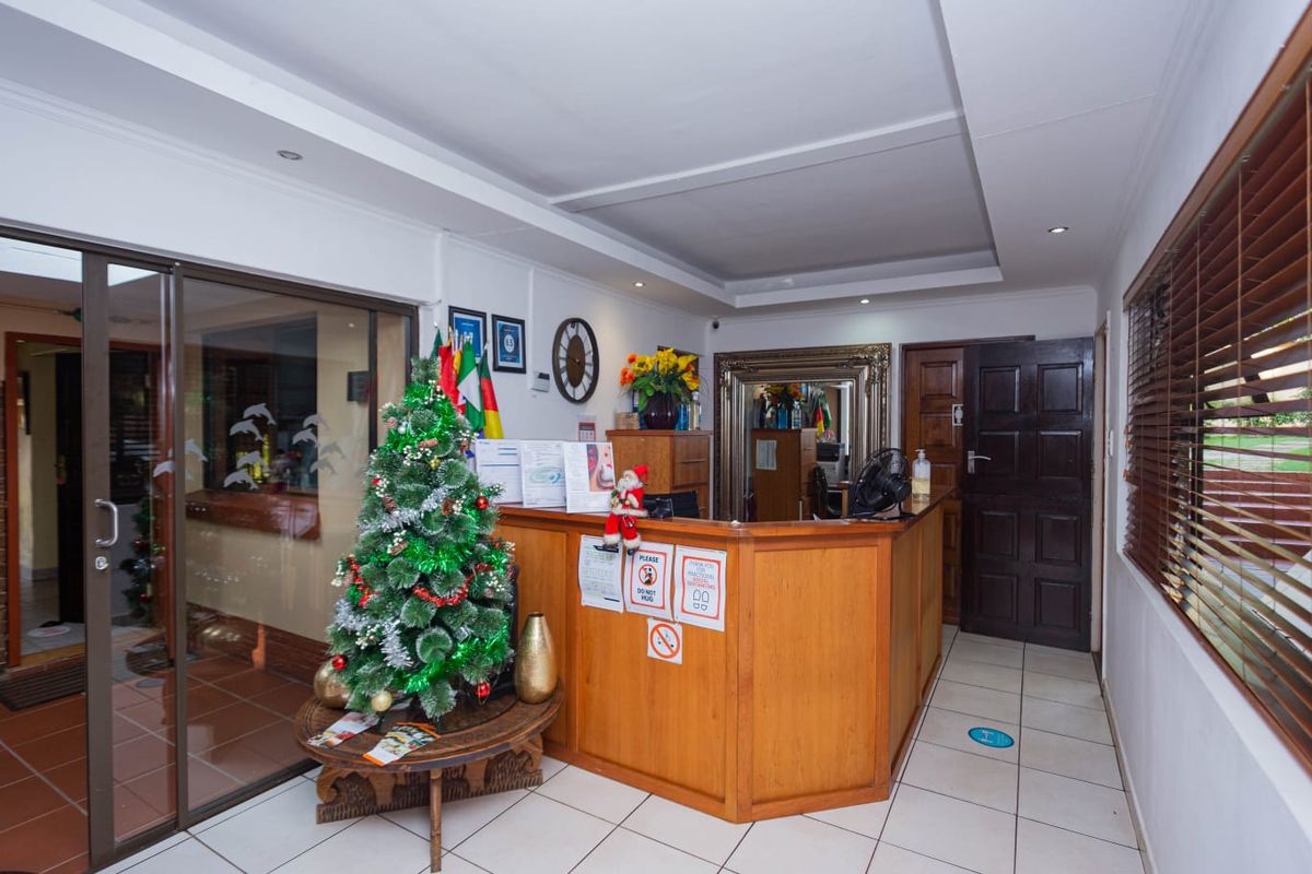 Beautiful, Tranquil Chartwell Guest Lodge For Sale - Photo 4
