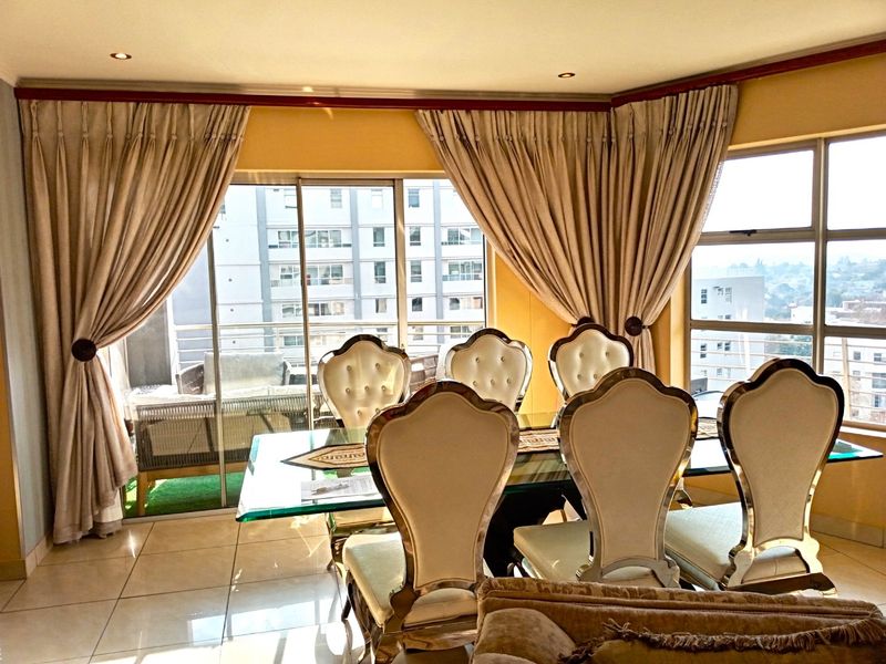 2-Bedroom Apartment in Sandhurst For Sale - Photo 3