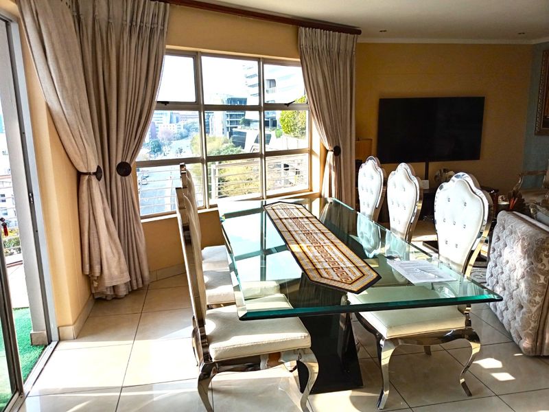 2-Bedroom Apartment in Sandhurst For Sale - Photo 6