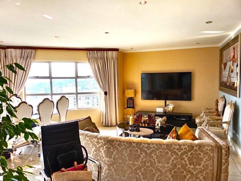 2-Bedroom Apartment in Sandhurst For Sale - Photo 7