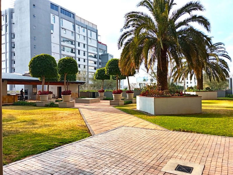 2-Bedroom Apartment in Sandhurst For Sale - Photo 1