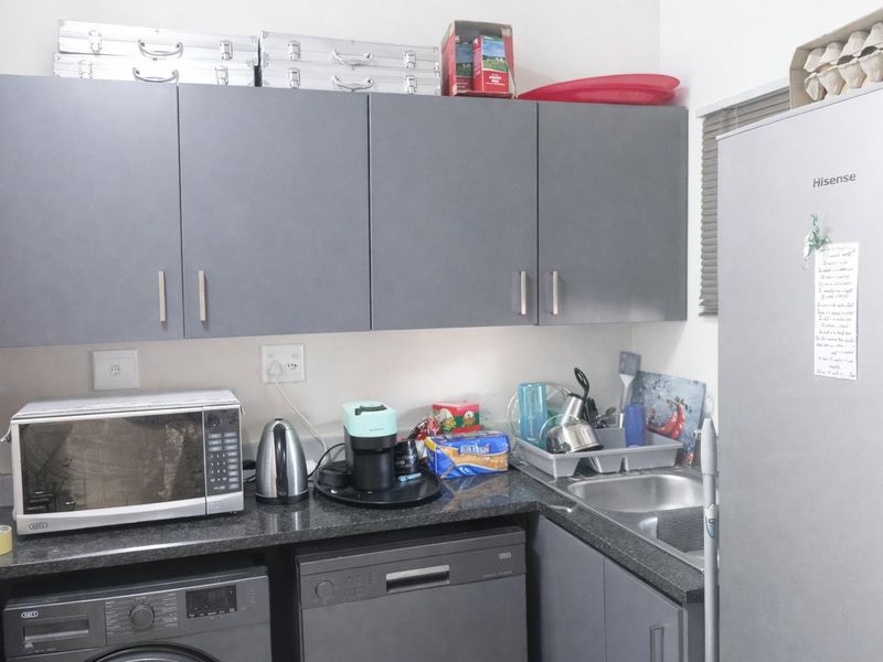 2-Bedroom, 2-Bathroom Apartment For Sale in Waterfall Ridge - Photo 6