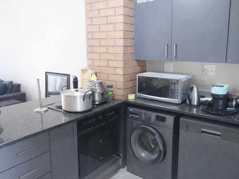 2-Bedroom, 2-Bathroom Apartment For Sale in Waterfall Ridge - Photo 5