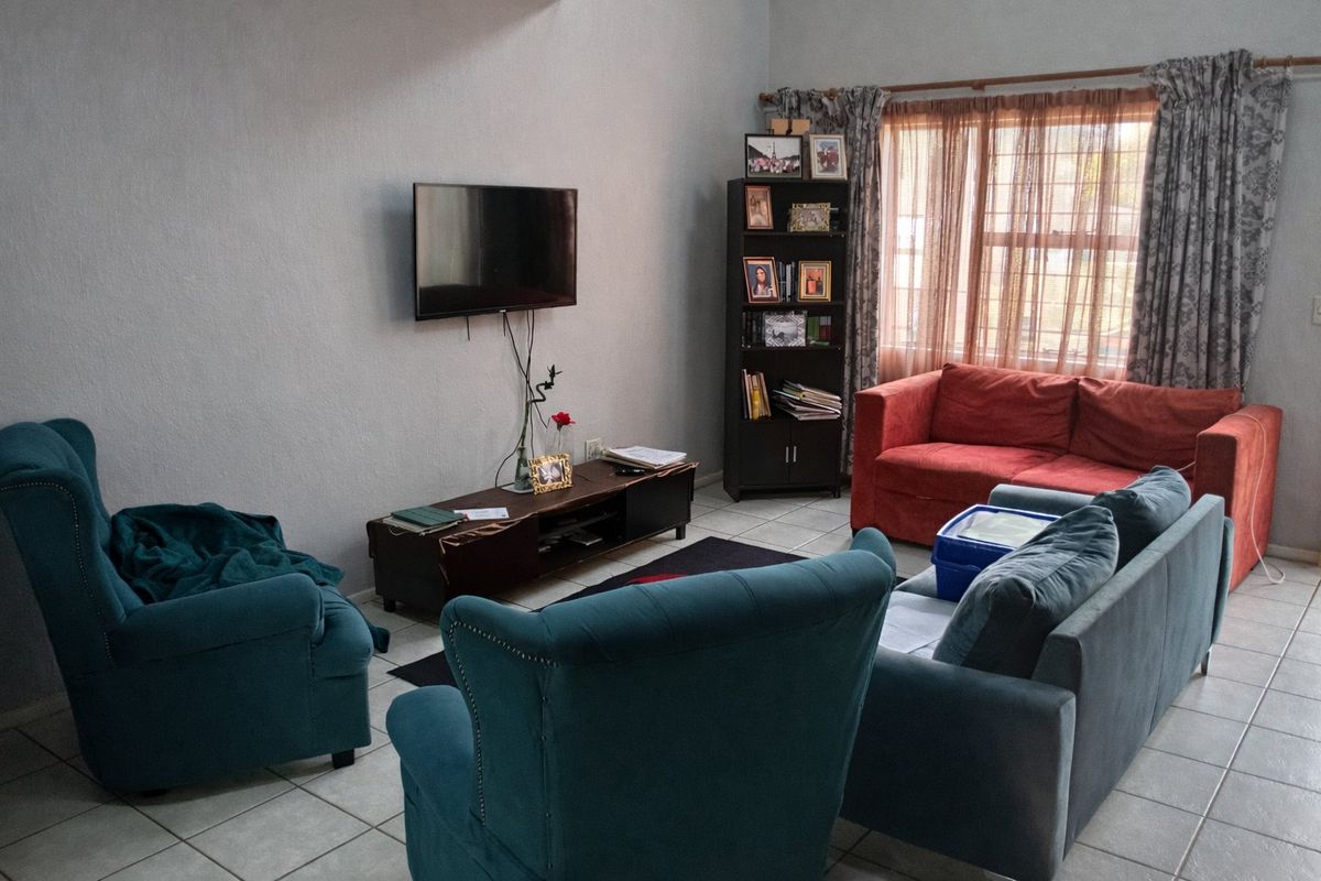 2-Bedroom, 1.5 Bathroom Apartment For Sale - Photo 3