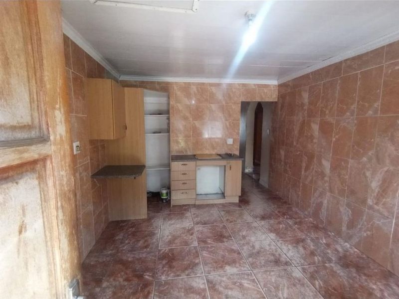 House For Sale in Eldarado Park, Soweto - Photo 3