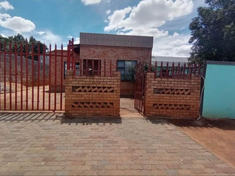 House For Sale in Eldarado Park, Soweto - Photo 2