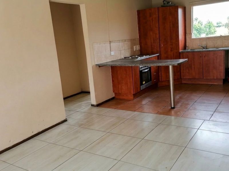 LOVELY 2 BEDROOM APARTMENT FOR SALE!!! - Photo 4