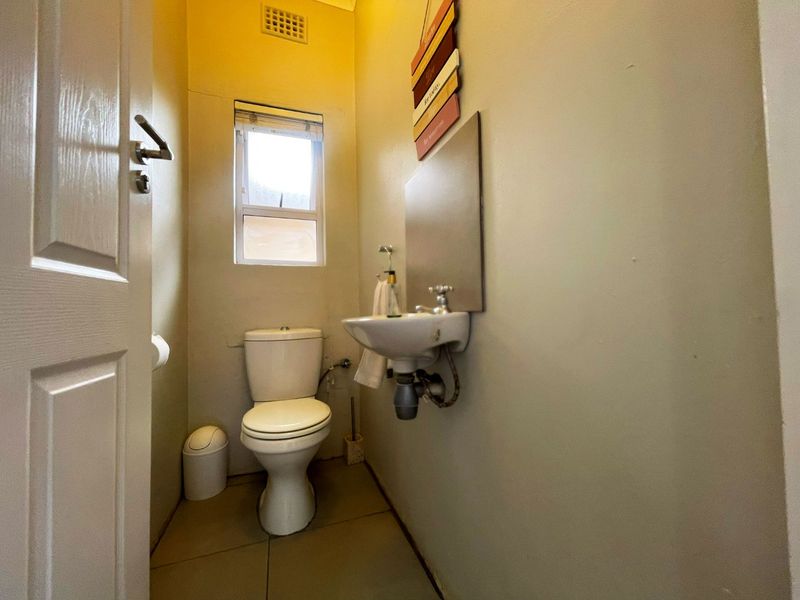 Stunning 3 Bedroom home for Sale in Vasco - Photo 8