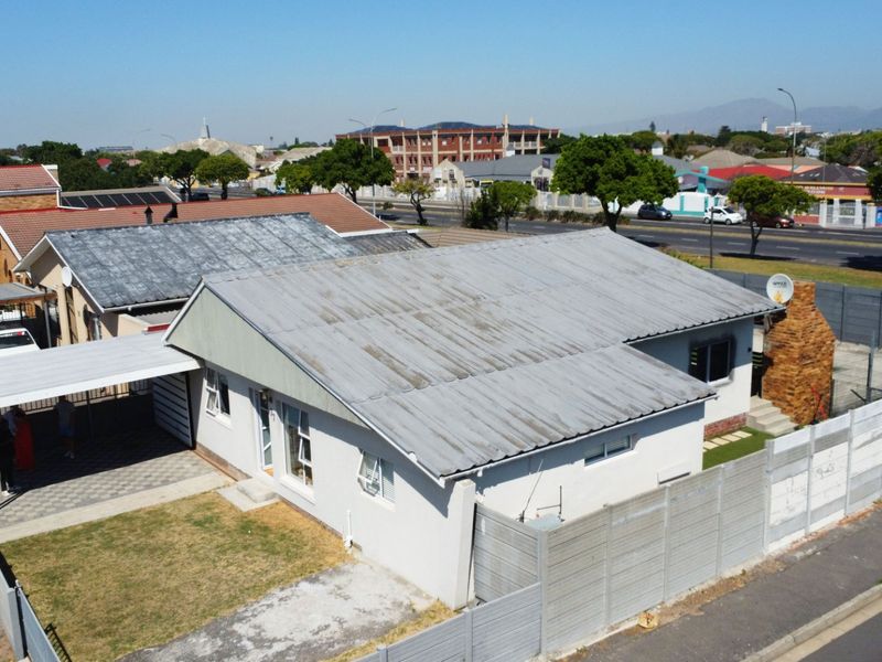 Stunning 3 Bedroom home for Sale in Vasco - Photo 3