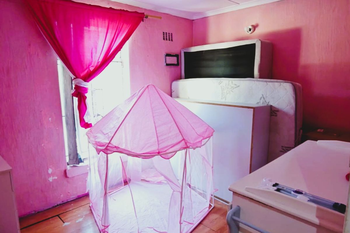 4-Bedroom Family Home with Income-Generating Flatlet in Portlands, Mitchells Plain  - Photo 5