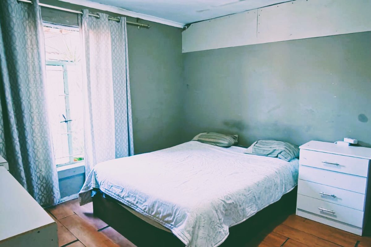 4-Bedroom Family Home with Income-Generating Flatlet in Portlands, Mitchells Plain  - Photo 2