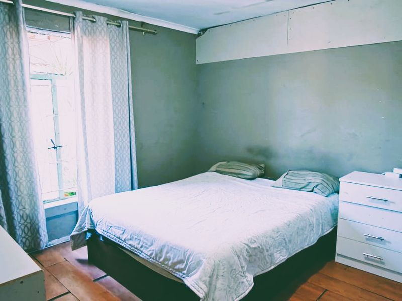 4-Bedroom Family Home with Income-Generating Flatlet in Portlands, Mitchells Plain  - Photo 2