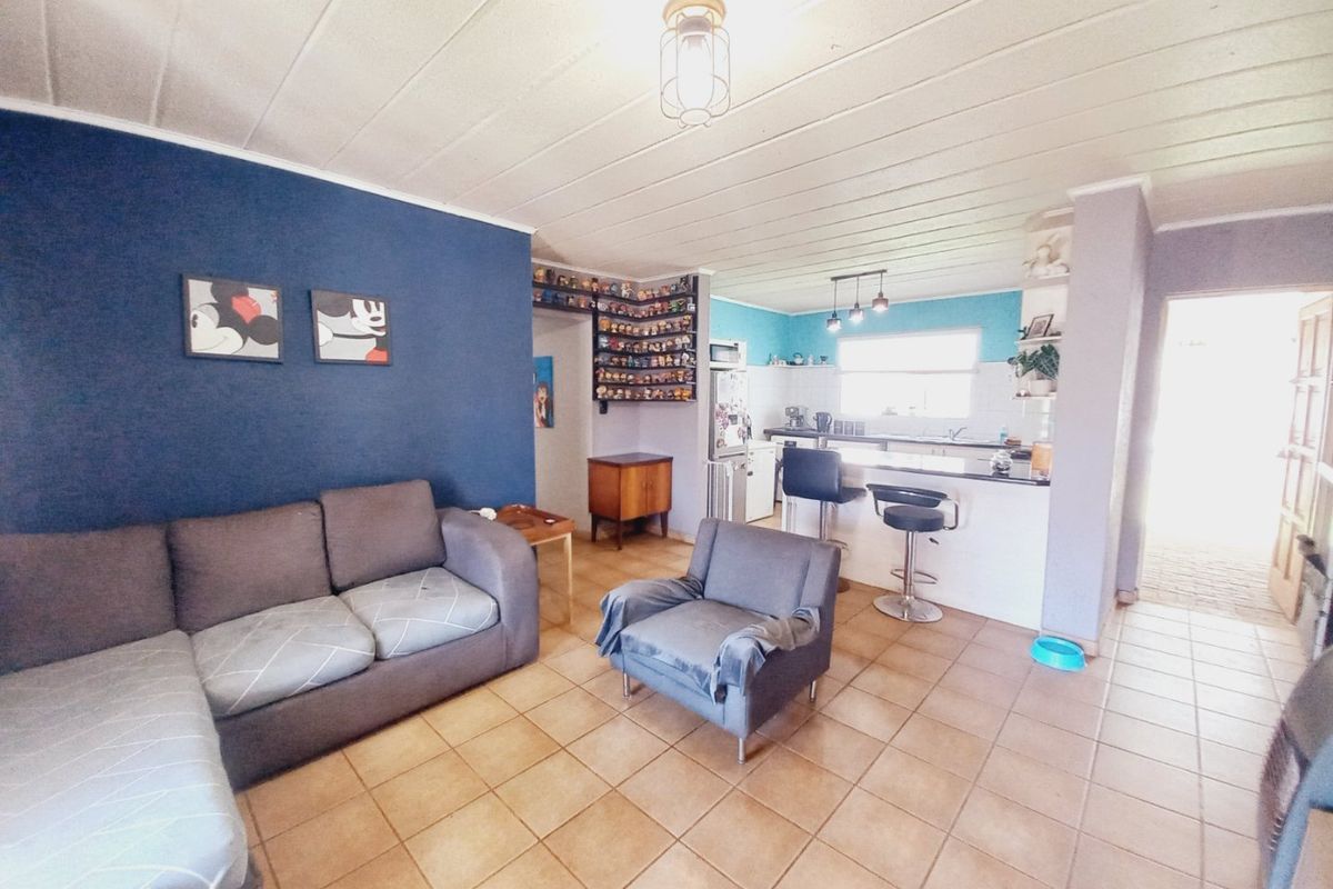 Charming 3 Bedroom Ground Floor Apartment with Large Private Garden in Eden Park Complex - Photo 4