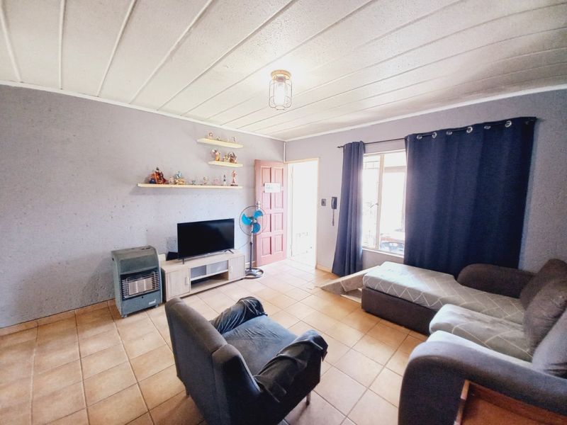 Charming 3 Bedroom Ground Floor Apartment with Large Private Garden in Eden Park Complex - Photo 6