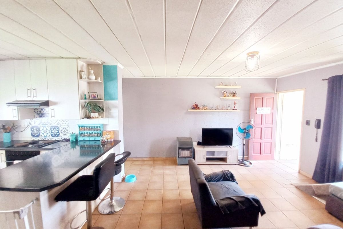 Charming 3 Bedroom Ground Floor Apartment with Large Private Garden in Eden Park Complex - Photo 5