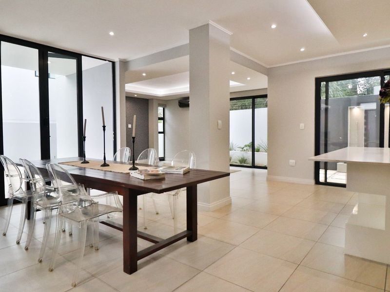 Modern 5Bed Masterpiece - Photo 10