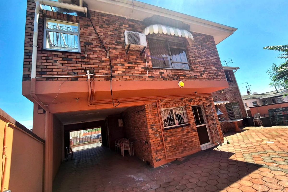 5 bedroom house for sale in Merebank R2mil - Photo 4