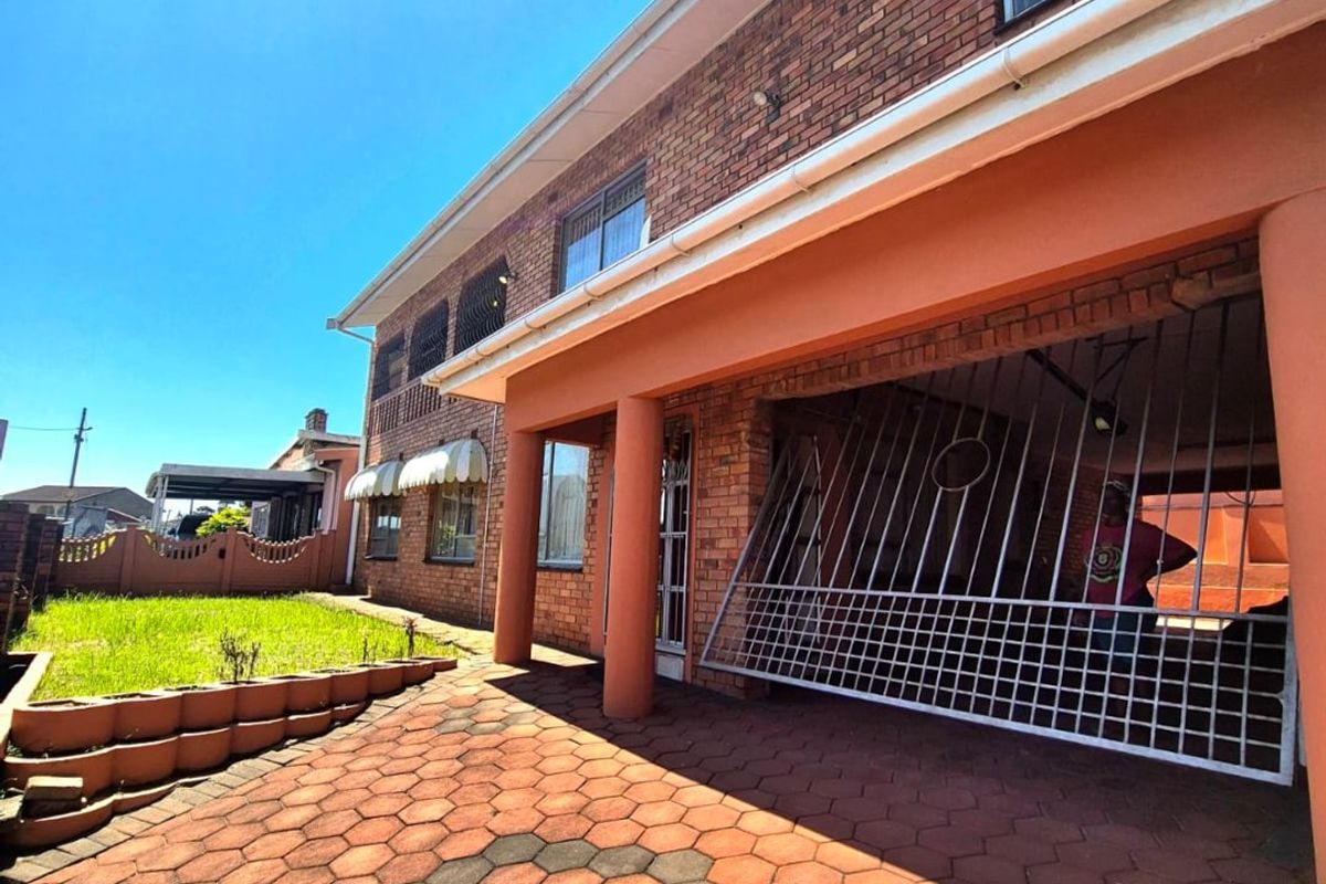 5 bedroom house for sale in Merebank R2mil - Photo 2
