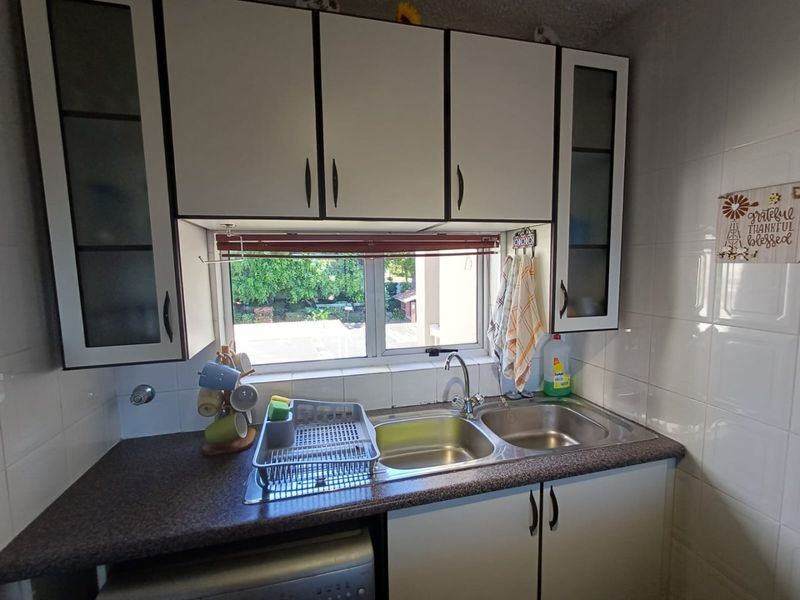 Fully furnished apartment with direct beach access - Photo 10