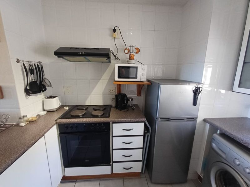 Fully furnished apartment with direct beach access - Photo 9