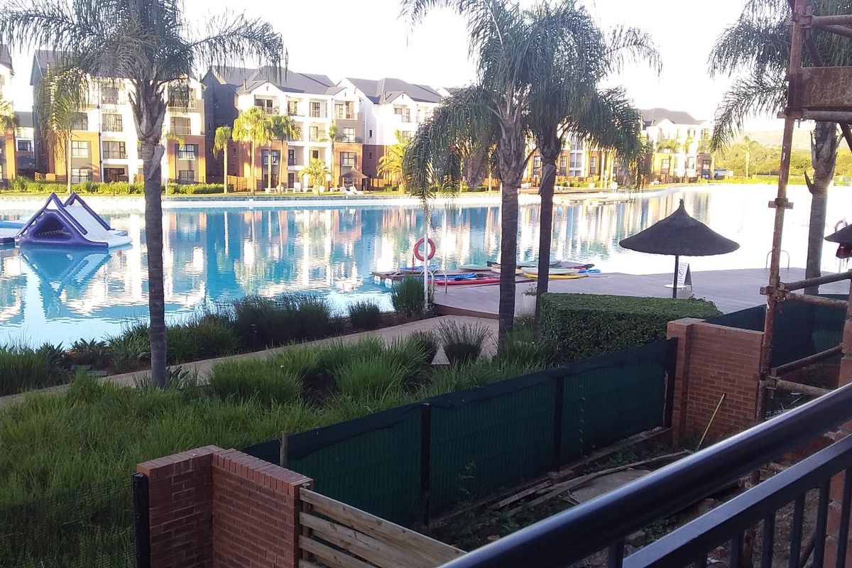 Brand New Luxury Lagoon-Facing 3-Bedroom Apartment – Fully Furnished | The Blyde Riverwalk Estate - Photo 2