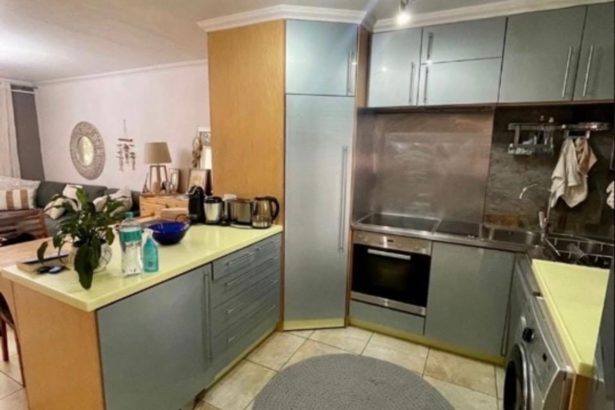 2 Bedroom Furnished Garden Unit in Secure Complex - Photo 2