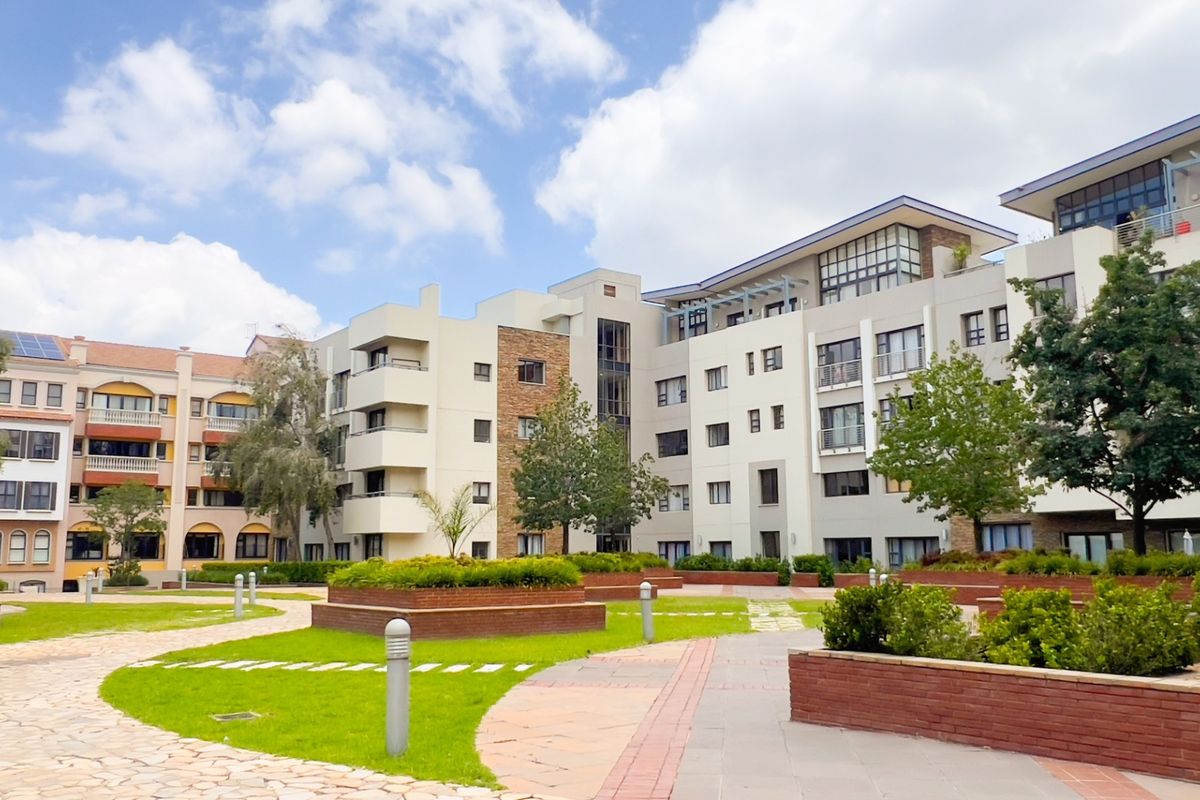 2 Bedroom Fully Furnished Luxury Apartment to rent in Bedford Gardens - Photo 2