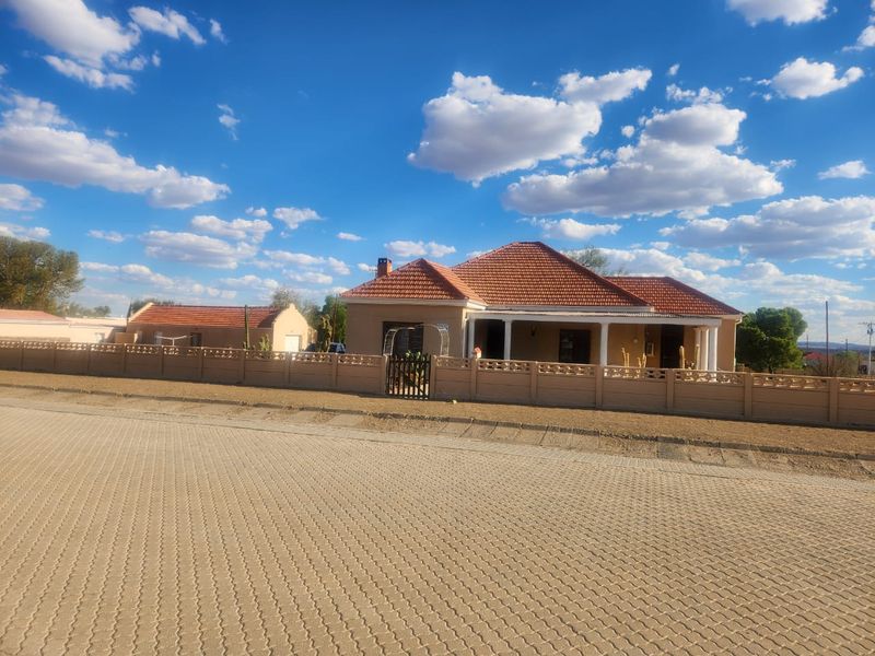 3 bedroom house for sale - Photo 3