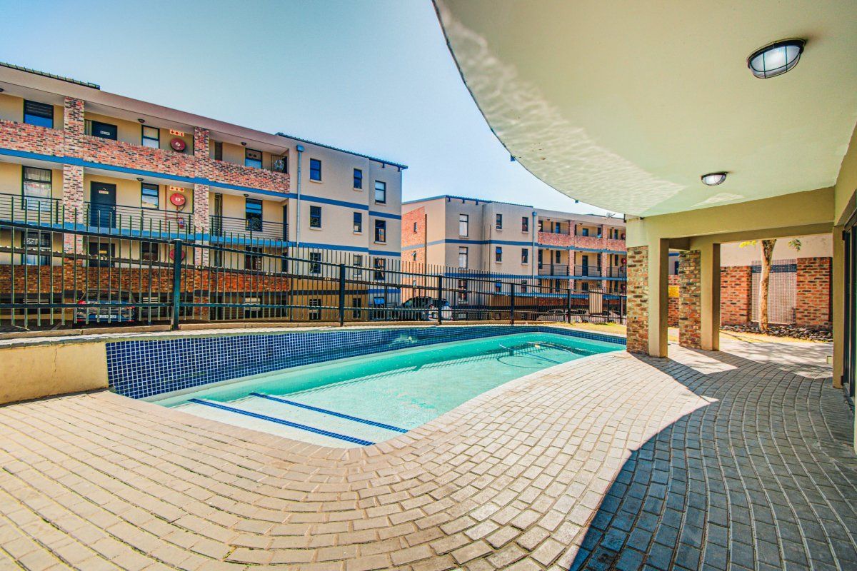 Modern 2-Bedroom Apartment with Excellent Lifestyle Amenities - Photo 3