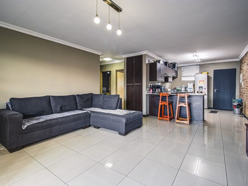 Modern 2-Bedroom Apartment with Excellent Lifestyle Amenities - Photo 6