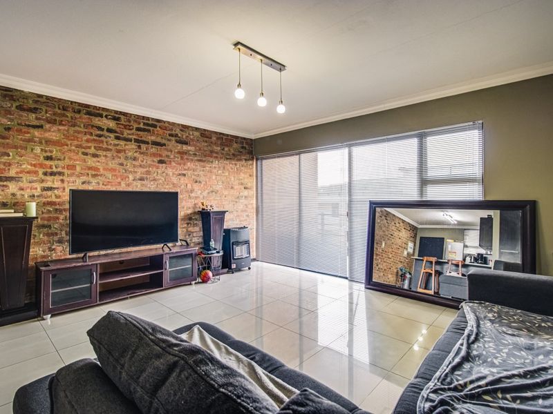 Modern 2-Bedroom Apartment with Excellent Lifestyle Amenities - Photo 5