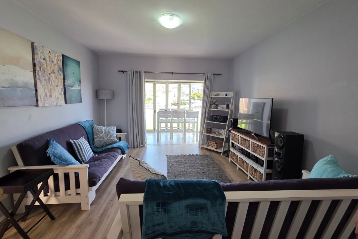 Ground Floor Apartment... Very Popular Complex... Close to The Beach !!! - Photo 5