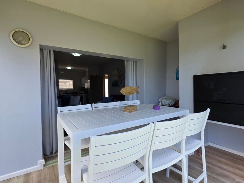 Ground Floor Apartment... Very Popular Complex... Close to The Beach !!! - Photo 3