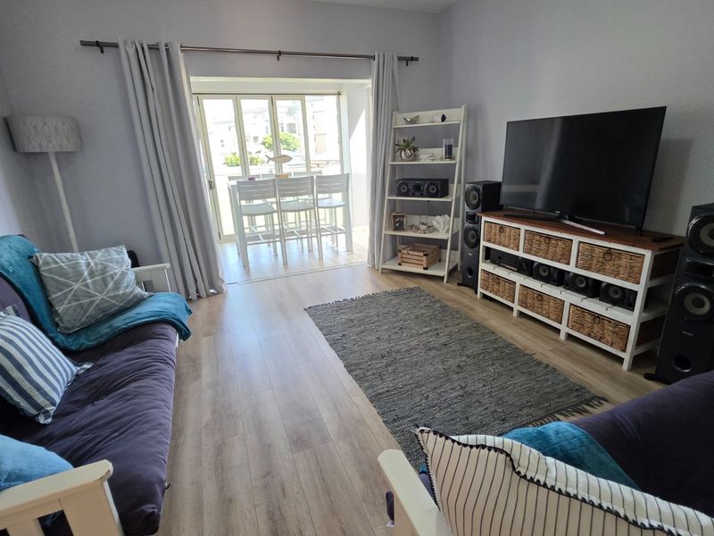 Ground Floor Apartment... Very Popular Complex... Close to The Beach !!! - Photo 6