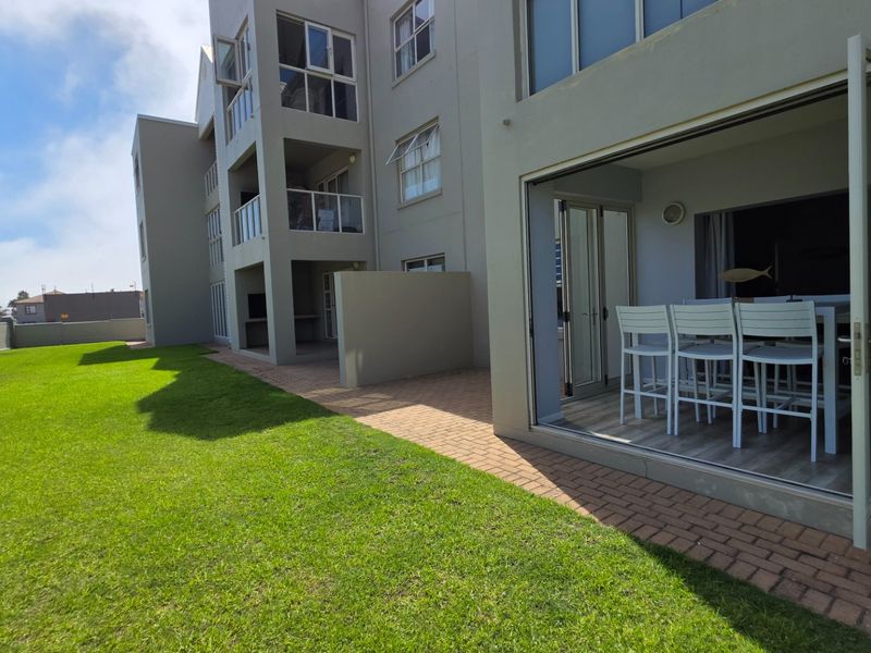 Ground Floor Apartment... Very Popular Complex... Close to The Beach !!! - Photo 1