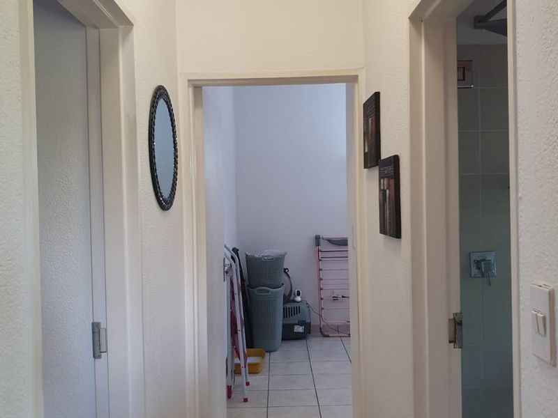Neat and secure apartment in Edenglen  - Photo 10