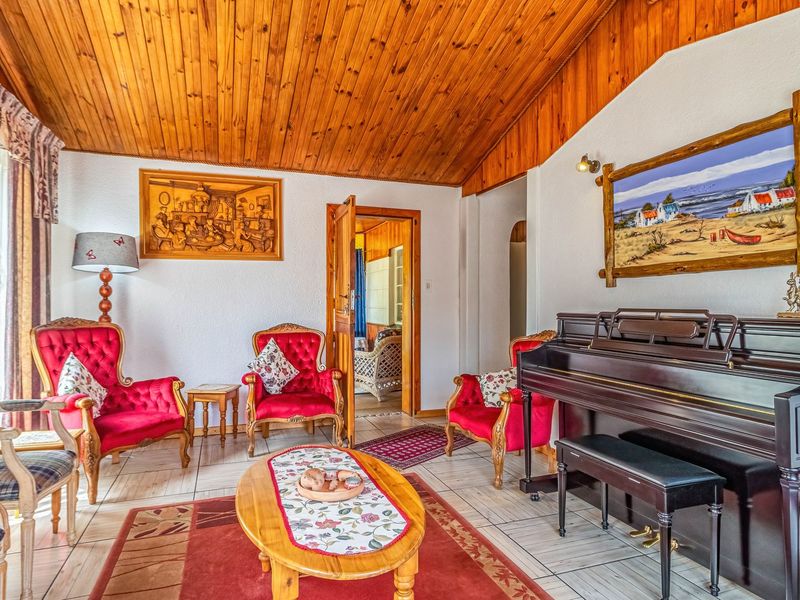 DUAL MANDATE - Family Home with Flatlet opposite School - Photo 7