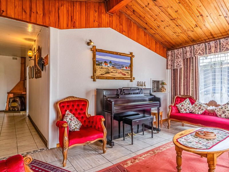 DUAL MANDATE - Family Home with Flatlet opposite School - Photo 6