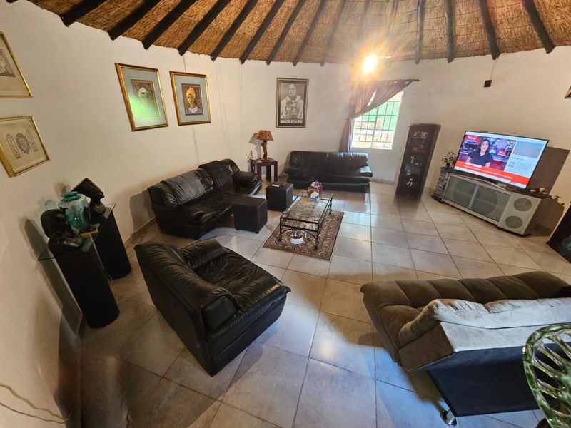 Magalies Mountain Smallholding With Stunning Views - Photo 7