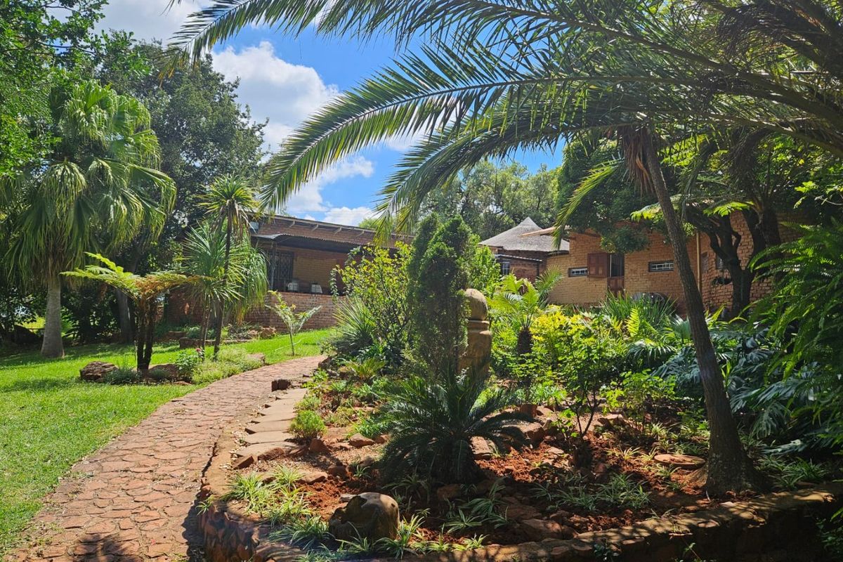 Magalies Mountain Smallholding With Stunning Views - Photo 5