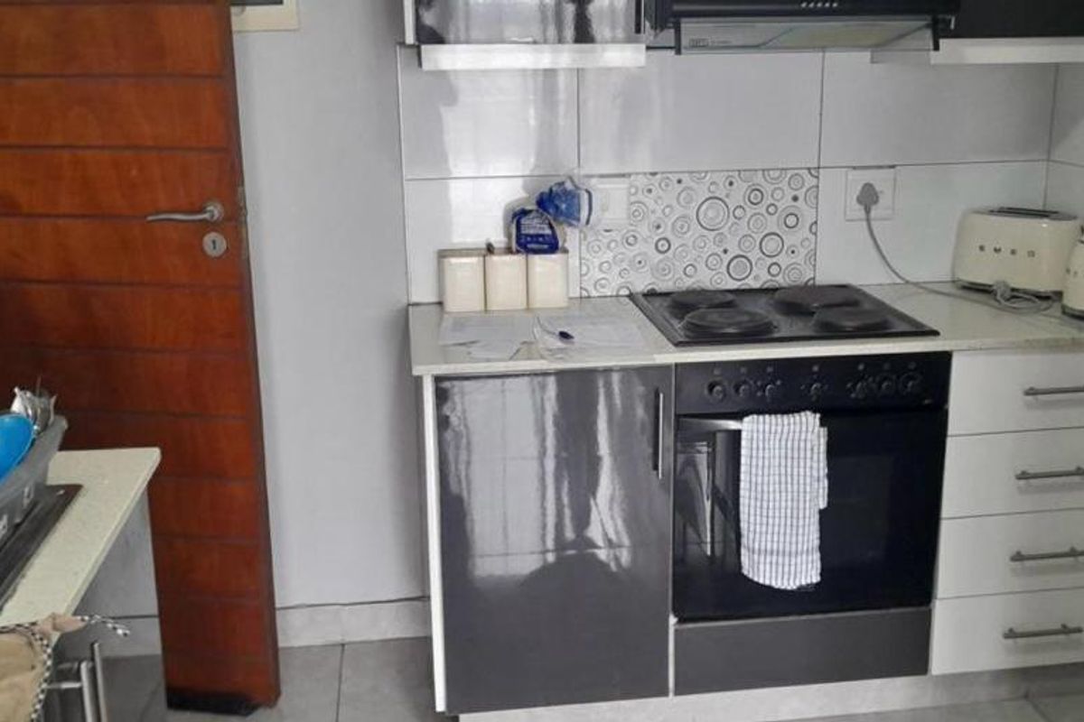 2 Bedrooms, 1 Bathroom Apartment For Sale In Montclair, Durban - Photo 3