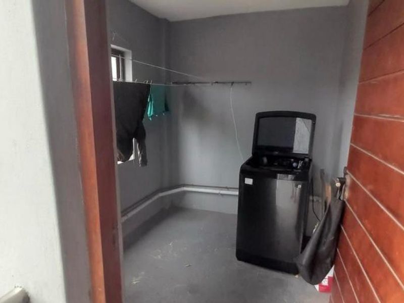 2 Bedrooms, 1 Bathroom Apartment For Sale In Montclair, Durban - Photo 9