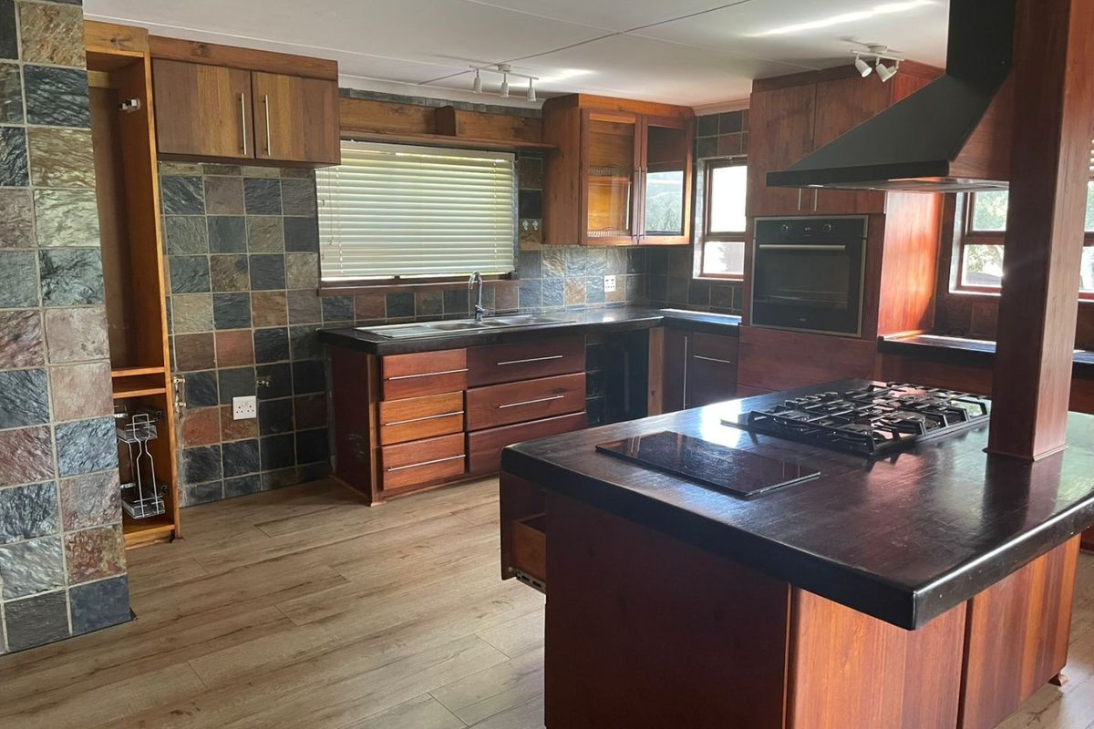 Spacious Family Home in Sedgefield with Pool and Entertainment Deck - Photo 3