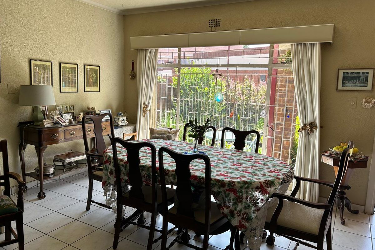 Spacious 2 Bedroom Duplex is the heart of Beyers Park - Photo 4