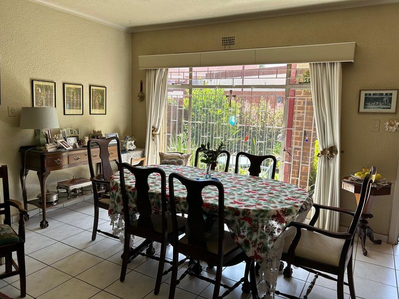 Spacious 2 Bedroom Duplex is the heart of Beyers Park - Photo 4