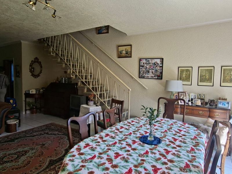 Spacious 2 Bedroom Duplex is the heart of Beyers Park - Photo 5