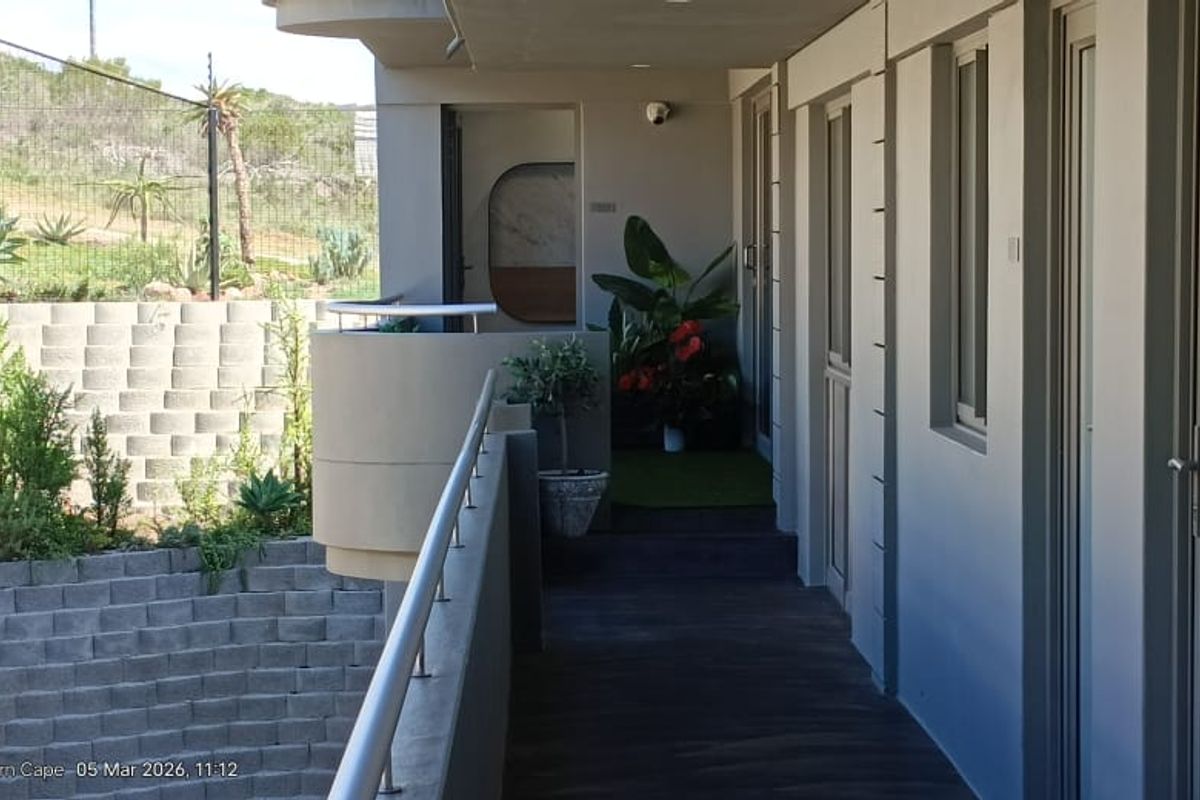 Astonishing Modern Apartment, Luxury Living & Exceptional Investment Opportunity - Photo 4