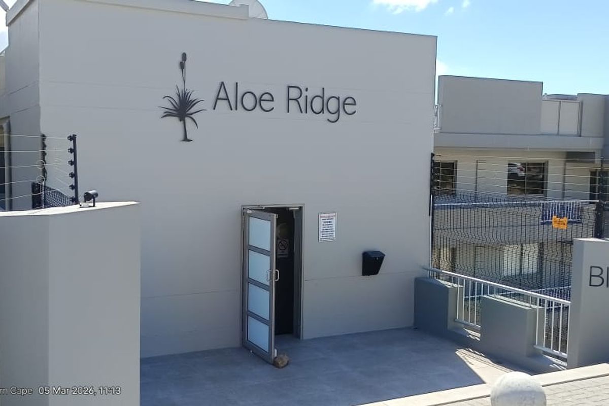 Astonishing Modern Apartment, Luxury Living & Exceptional Investment Opportunity - Photo 2