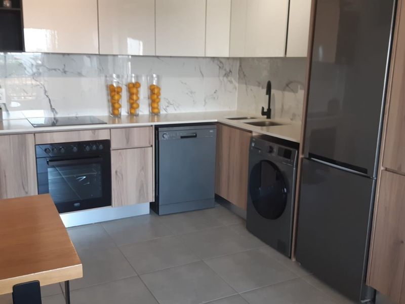 Luxurious 2 Bedroom Apartment to rent in Munyaka, Waterfall City  - Photo 2